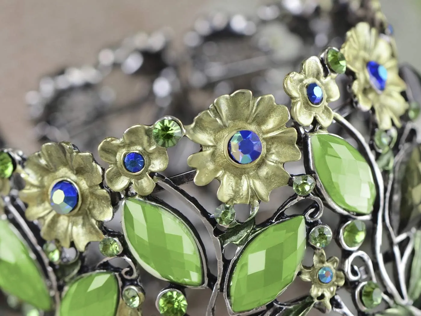 Alilang Antique Hollow Vintage Floral Topaz Crystal Rhinestone Flower Garden Bracelet Bangle Cuff
