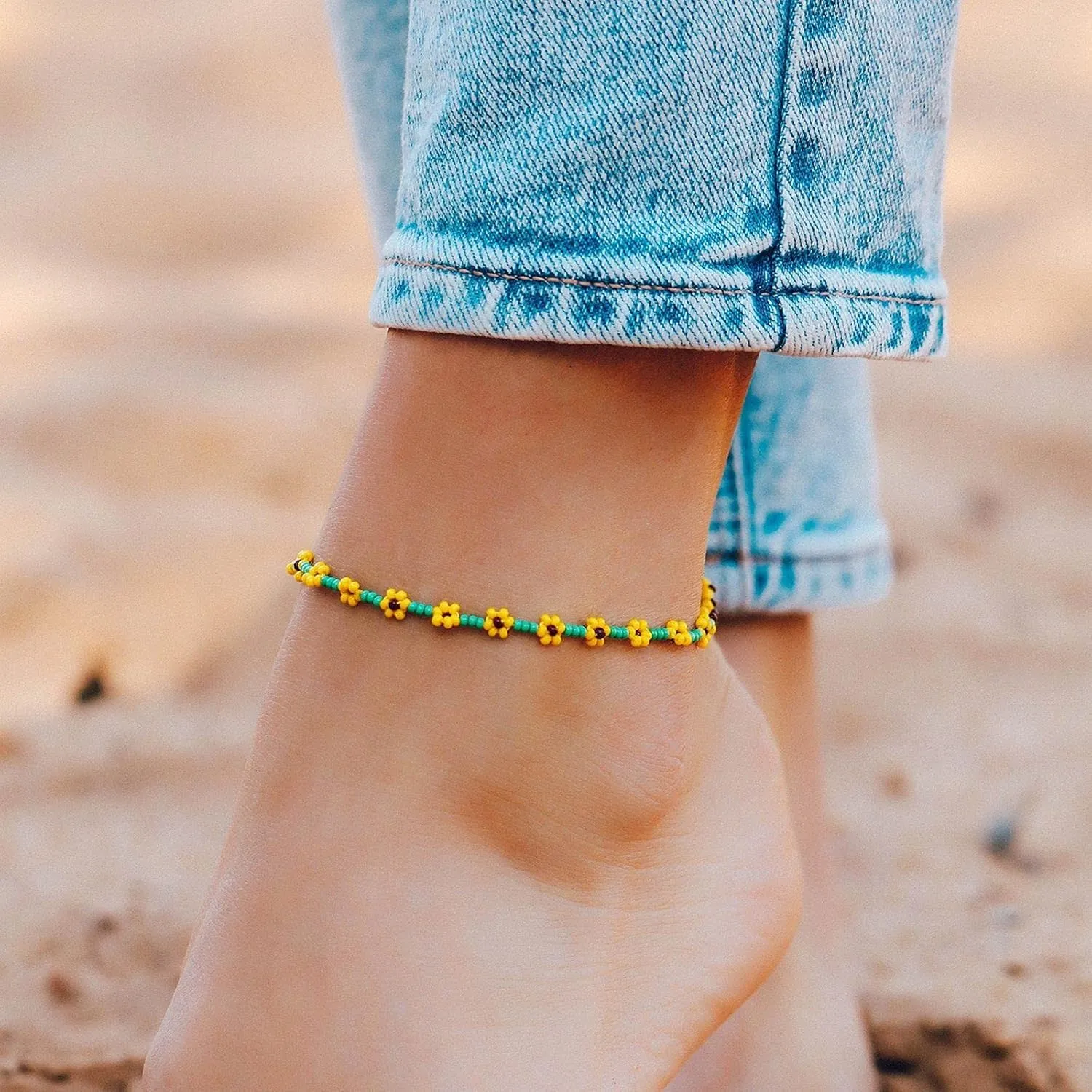 Beaded Anklets for Women Boho Cute Daisy Flower Bead Ankle Bracelets Handmade Waterproof Surfer Anklet Summer Beach Foot Jewelry for Women