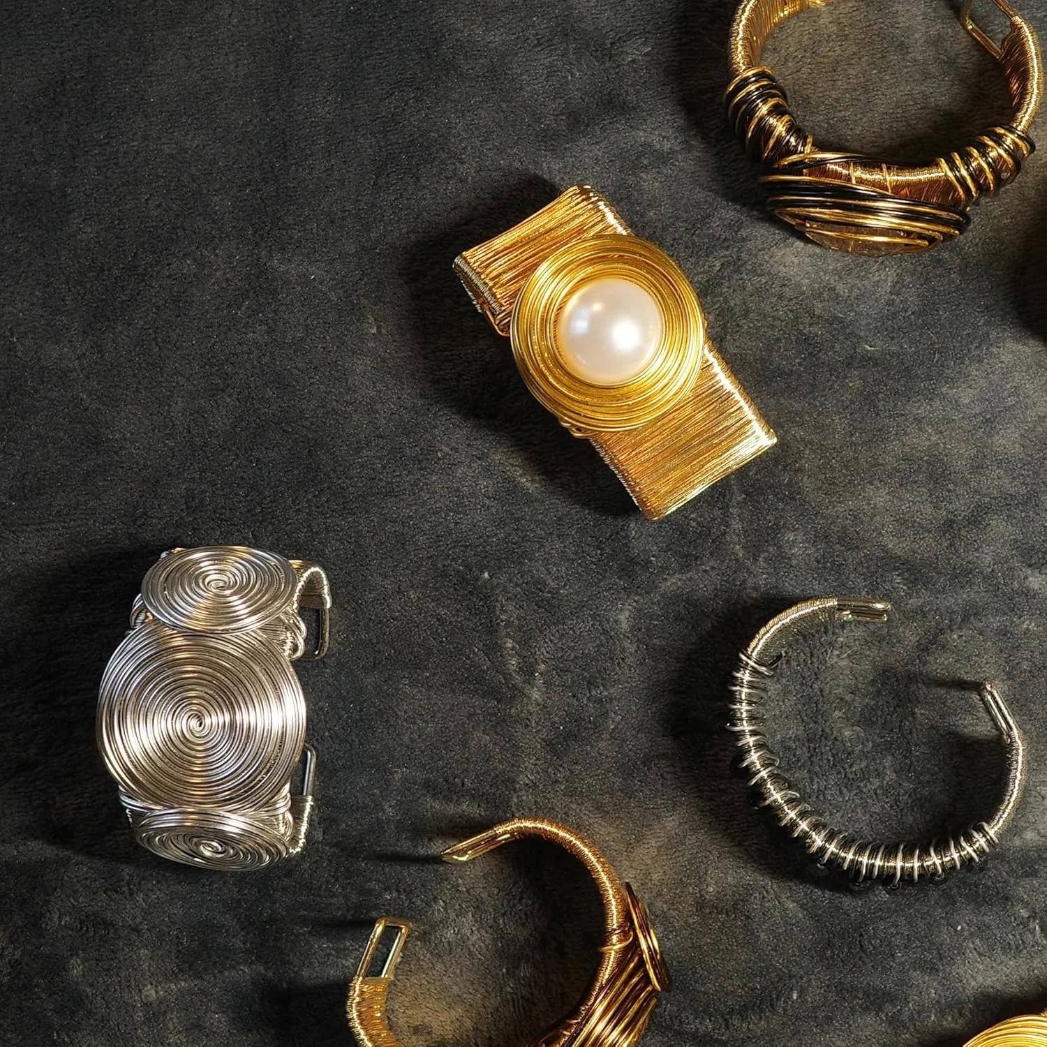 Chunky Gold Cuff Bracelets for Women Stack Silver Bracelet Vintage Bohemian Indian Bangles for Women Adjustable Open Wide Gold Bangle Bracelet Trendy Statement Jewelry