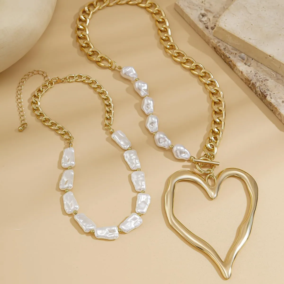 Chunky Heart Necklace for Women,Gold Statement Choker Necklaces Trendy Big Heart Pearl Layered Chain Choker Fashion Statement Necklace Jewelry