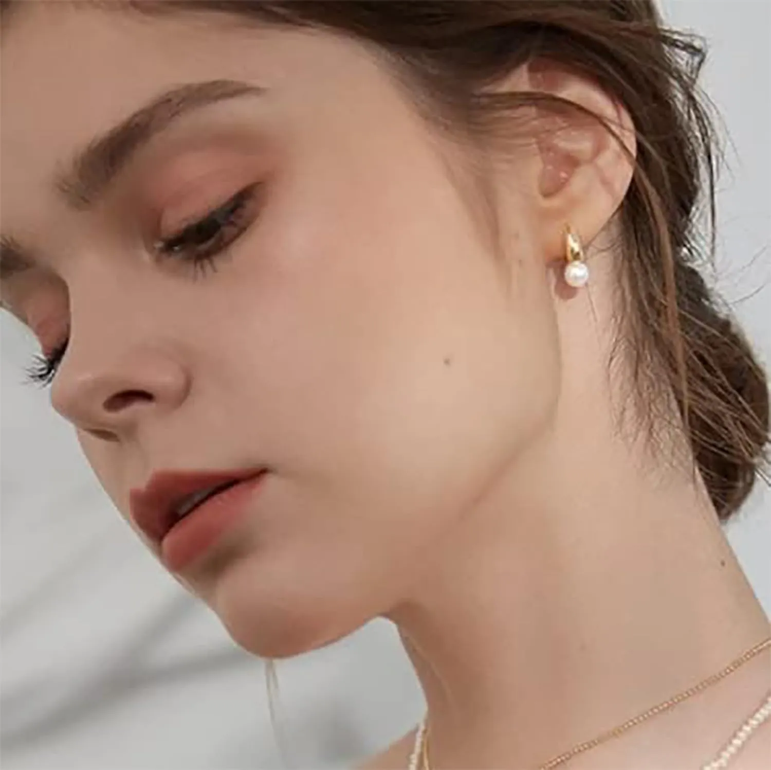 Gold Hoop Earrings for Women Pearl Earrings Lightweight Teardrop Hoop Earrings Paperclip Drop Dangle Earrings 14K Gold Plated Large Oval Pull Huggie Hoop Earrings Simple Everyday Jewelry Gifts