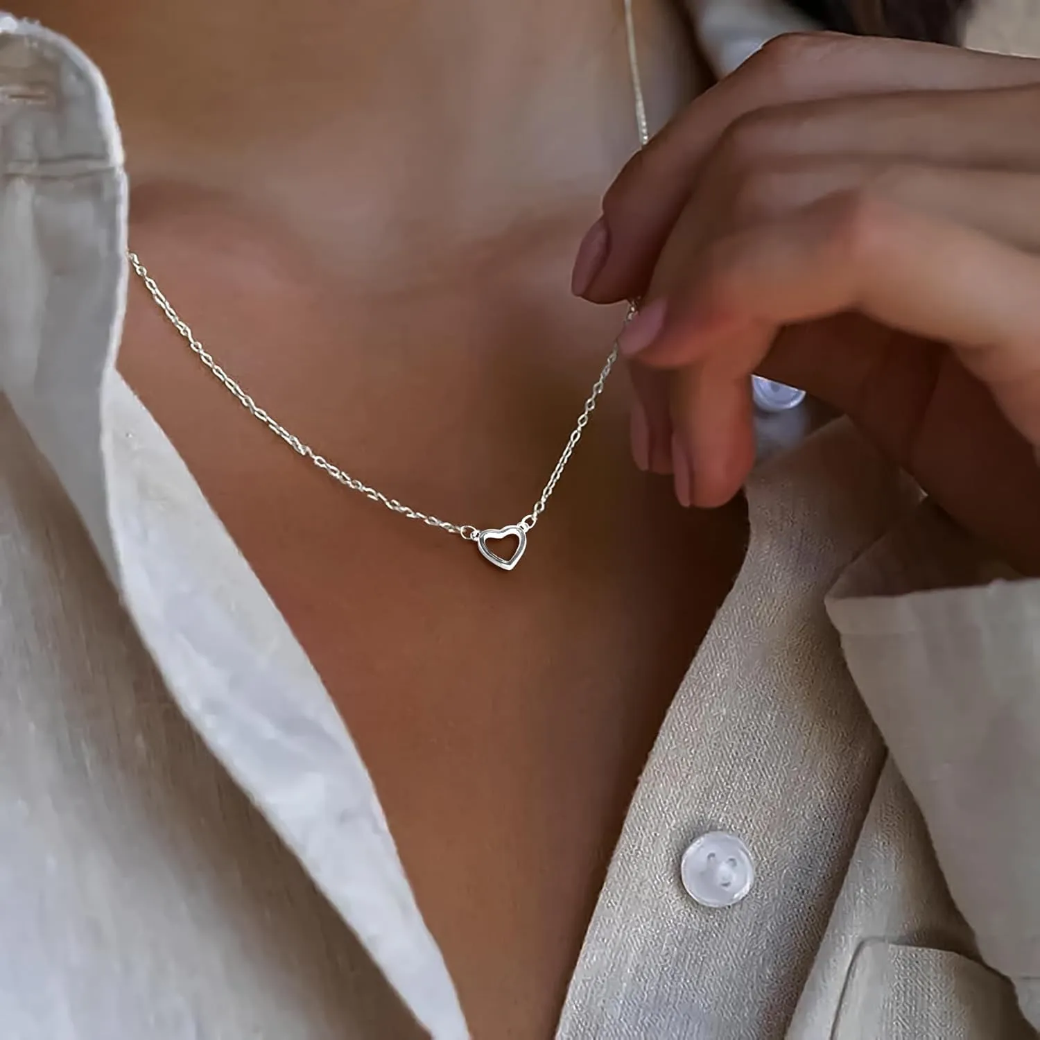 Heart Necklaces for Women, Dainty 14K Gold/Silver Plated Necklace Cute Tiny Gold Diamond Infiniy Heart Pendant Jewelry, Ideal Gifts for Mothers Day Valentines Day Birthday Christmas Graduation