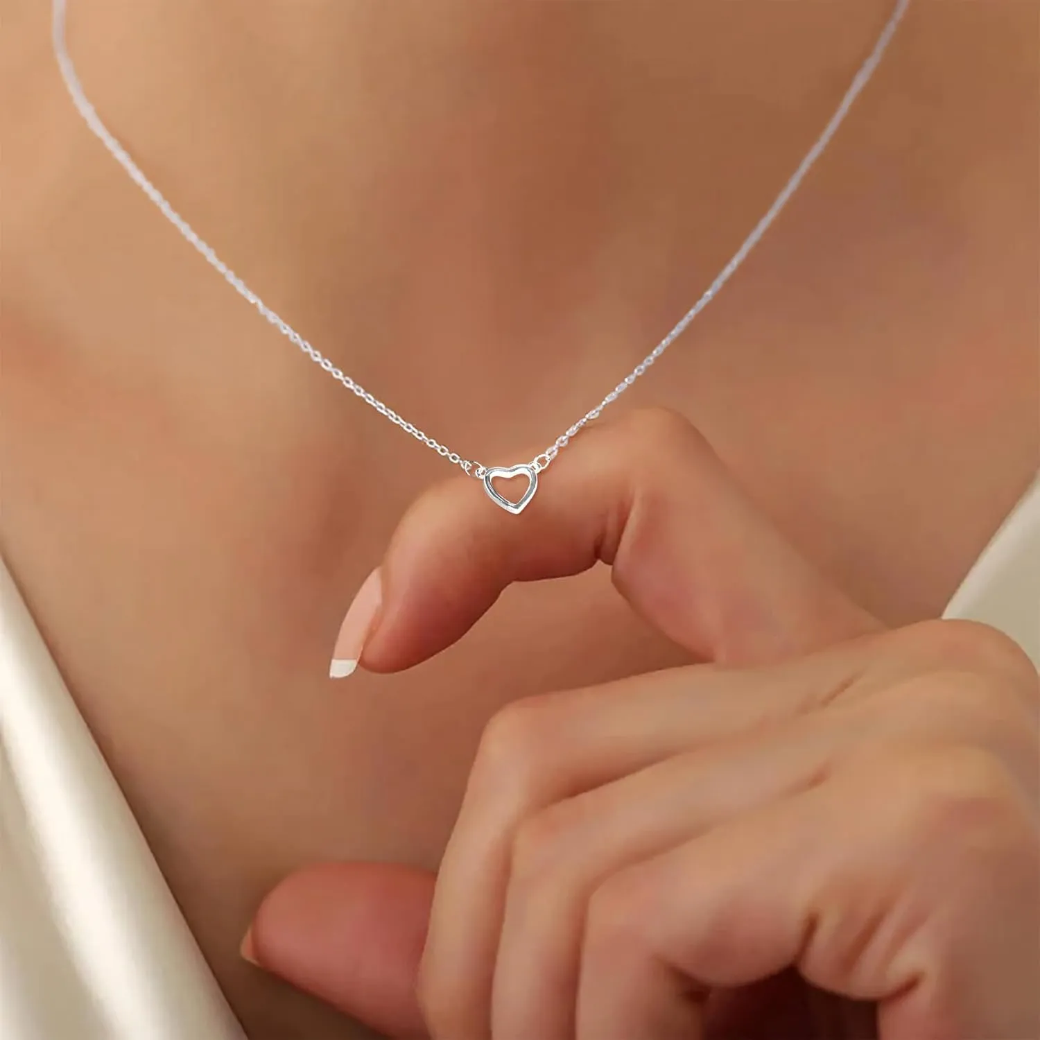 Heart Necklaces for Women, Dainty 14K Gold/Silver Plated Necklace Cute Tiny Gold Diamond Infiniy Heart Pendant Jewelry, Ideal Gifts for Mothers Day Valentines Day Birthday Christmas Graduation