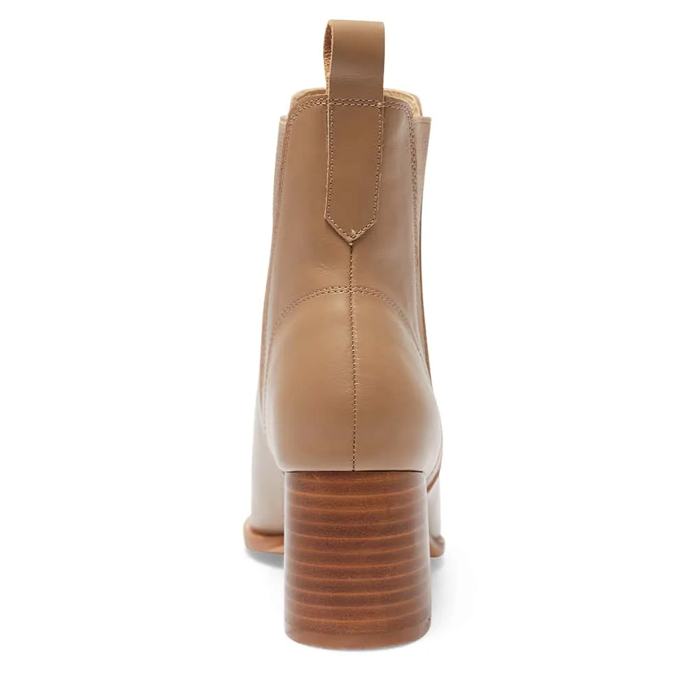 Lachlan Boot in Taupe Leather