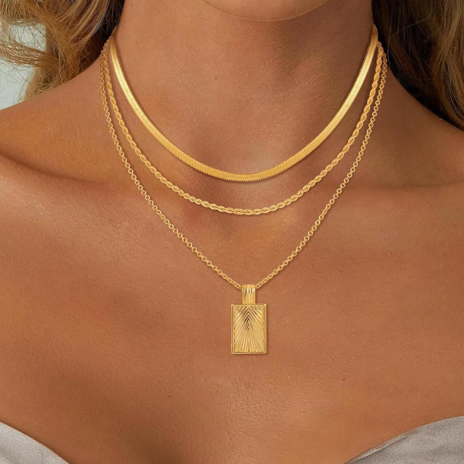 Layered Gold Necklaces for Women, 18K Real Gold Plated Gold Layered Disc Circle Pearl Pendant Necklace Choker Necklace Set Jewelry Gifts for Women