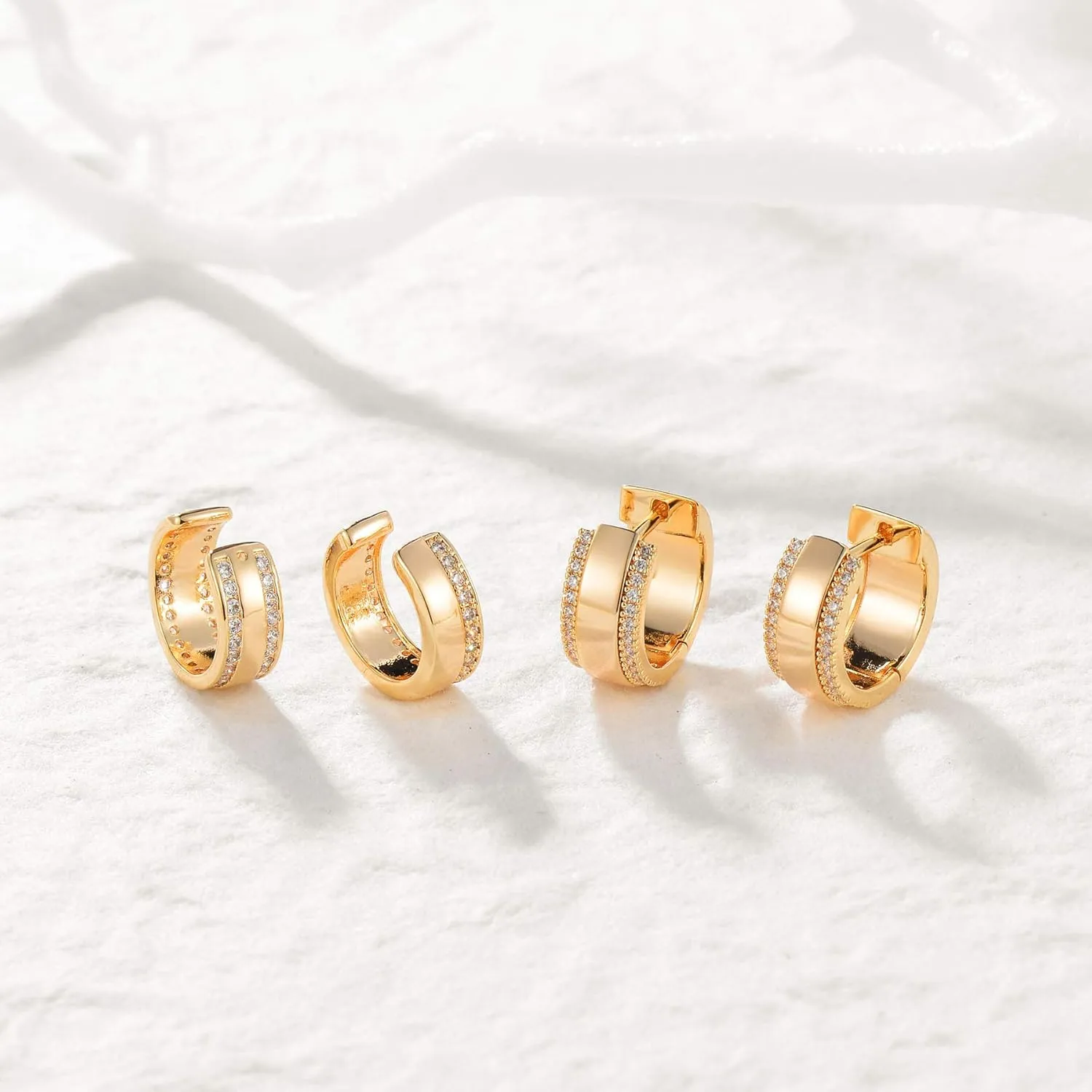 MEVECCO Gold Ear Cuff Earring 18K Gold Plated Non Pierced Ear Cartilage Clip on Wrap Hoop Tiny Chunky Blod Thick Simple Minimalist Handmade Delicate Hypoallergenic Ear Cuff Fake Earrings Women Gift