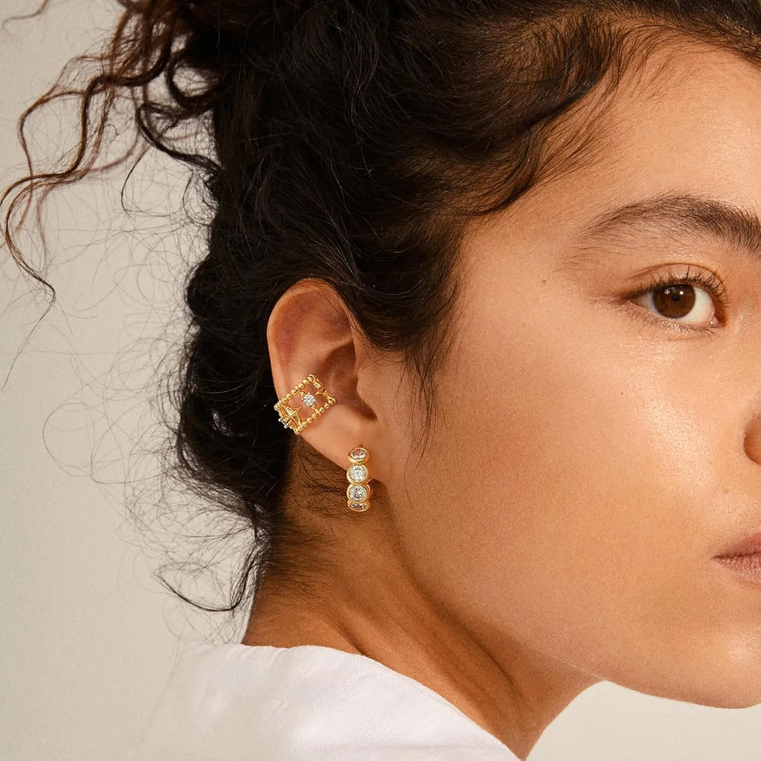 MEVECCO Gold Ear Cuff Earring 18K Gold Plated Non Pierced Ear Cartilage Clip on Wrap Hoop Tiny Chunky Blod Thick Simple Minimalist Handmade Delicate Hypoallergenic Ear Cuff Fake Earrings Women Gift