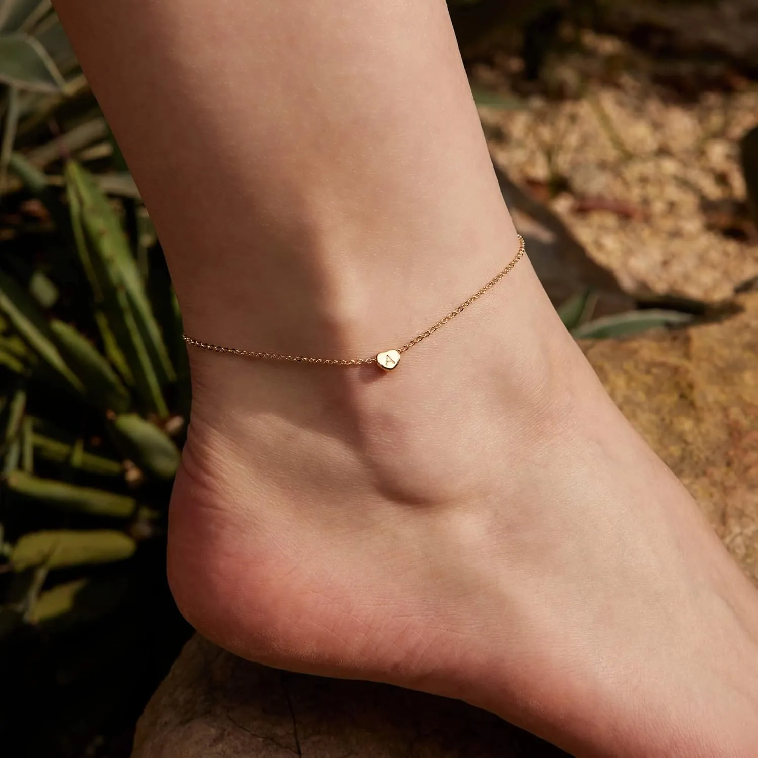 Valloey Rover Gold Ankle Bracelets for Women 14K Gold Anklets for Women Heart Initial Anklet Bracelets Cute Simple Personalized Dainty Boho Beach Foot Chain Jewelry Gift