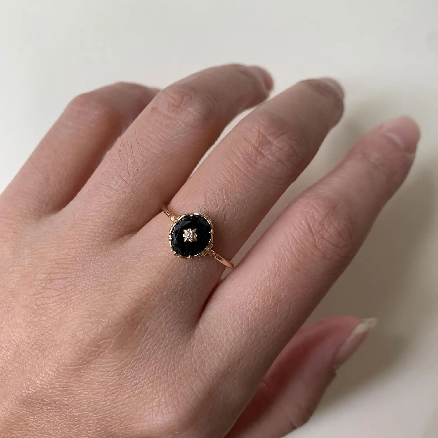 Vintage Black Onyx Engagement Ring for Women Gold Art Deco Solitaire Wedding Ring Unique Oval Cut Stone Anniversary Jewelry