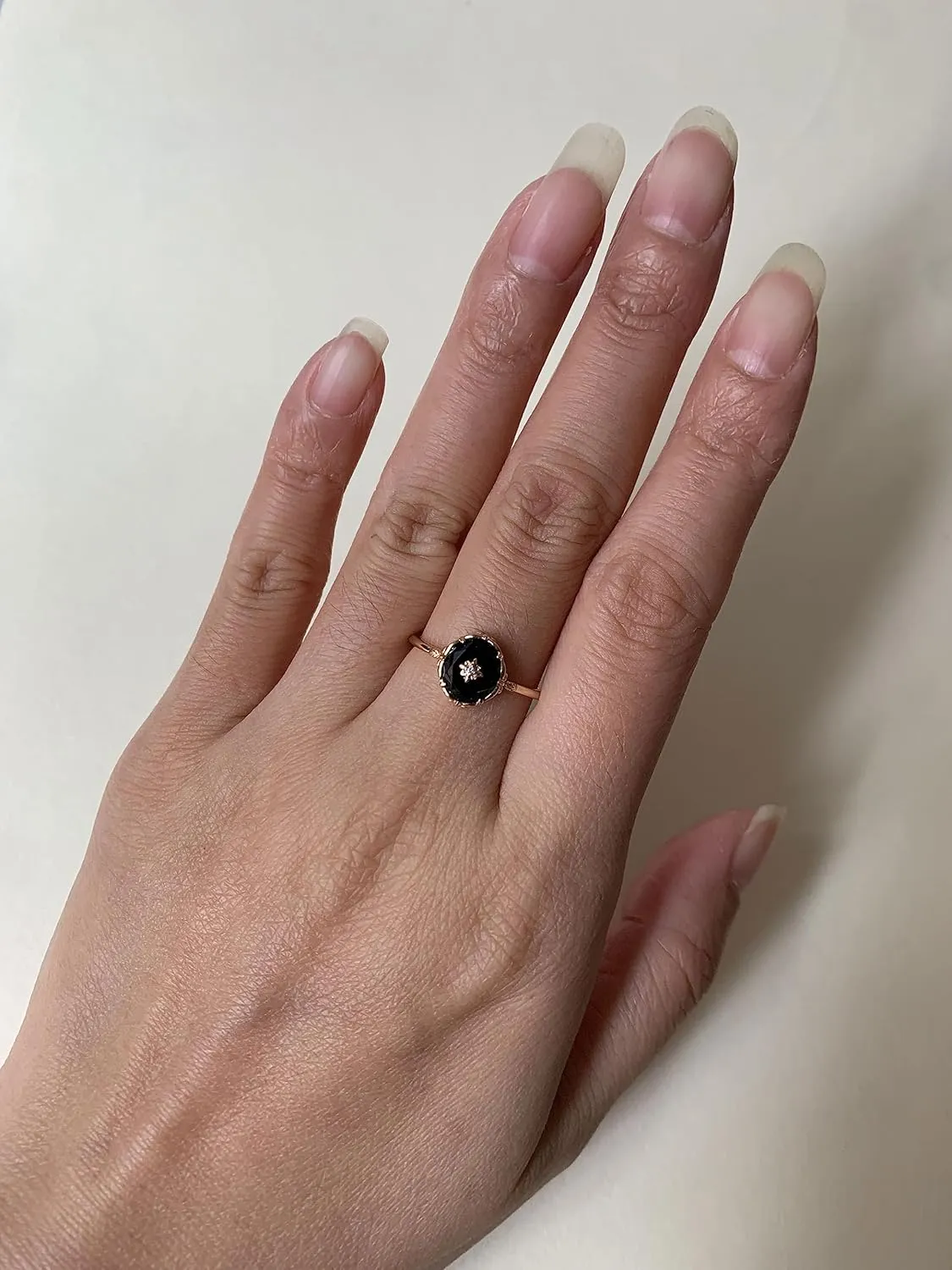 Vintage Black Onyx Engagement Ring for Women Gold Art Deco Solitaire Wedding Ring Unique Oval Cut Stone Anniversary Jewelry