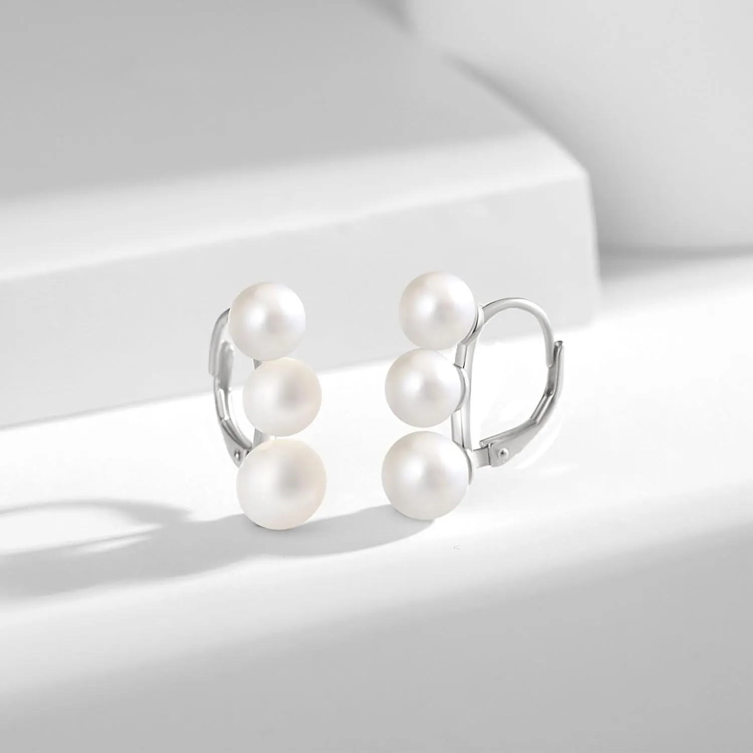 YAMI Pearl Earrings for Women, Freshwater/Saltwater Cultured Pearls in 925 Sterling Silver, Hypoallergenic Earrings for Women, Black/White